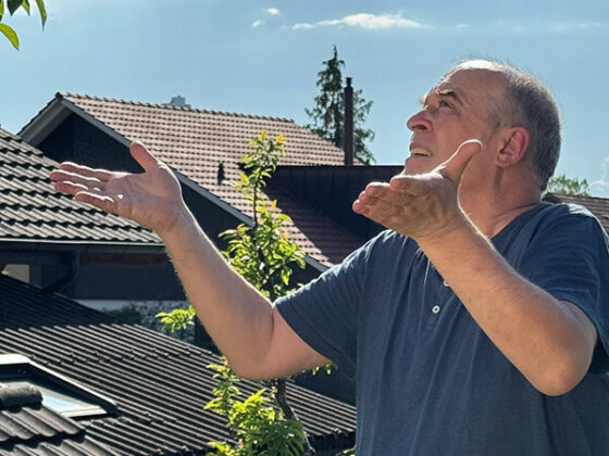agentur01-bern-newsbook-eev-solarstrom