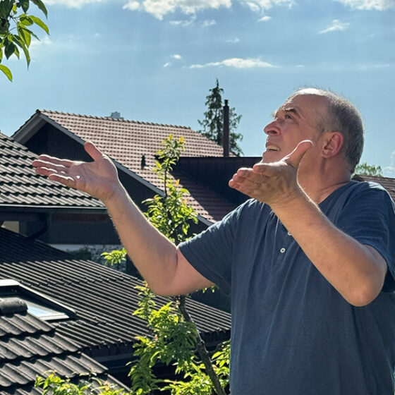 agentur01-bern-newsbook-eev-solarstrom